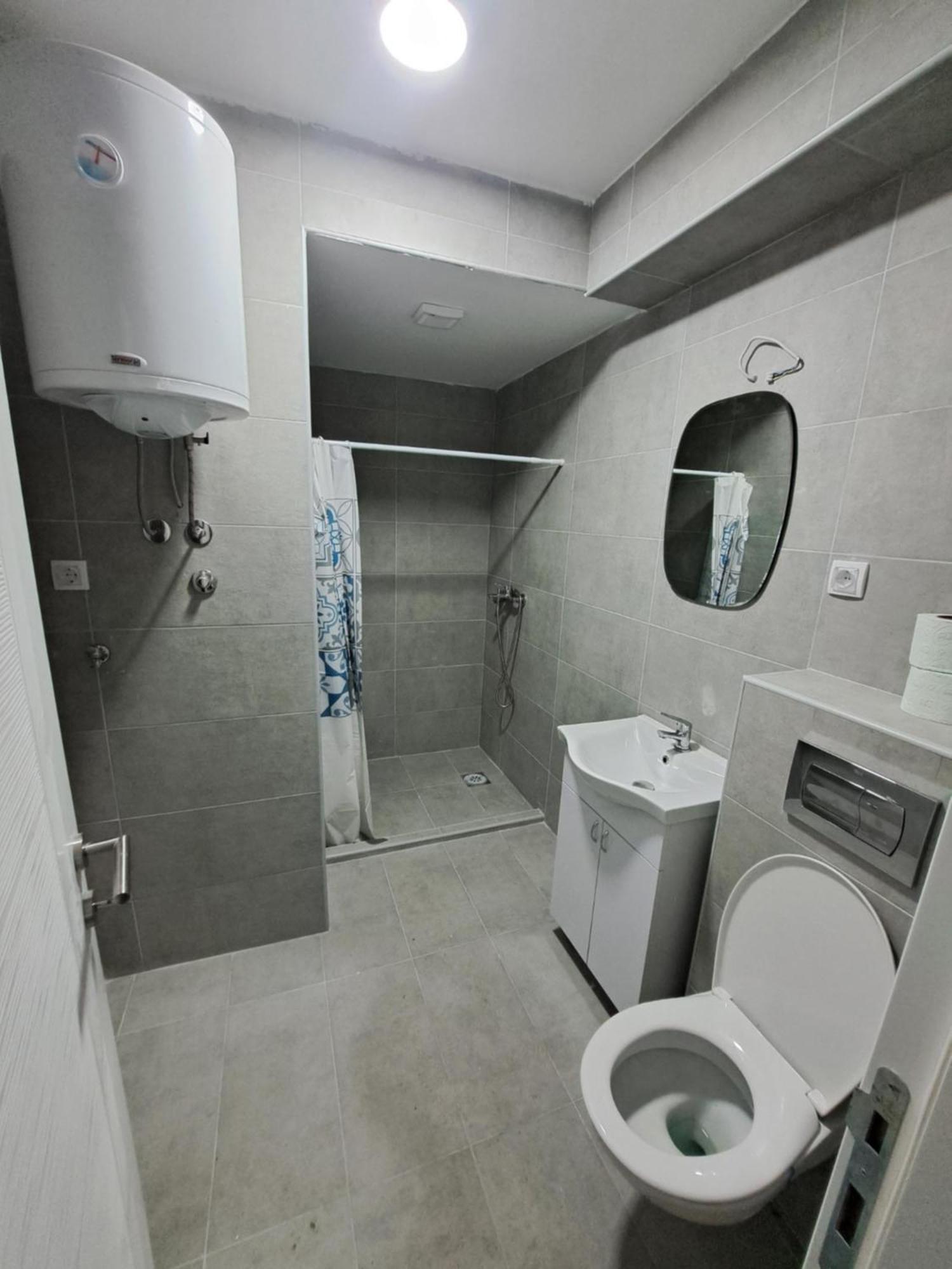 6 Apartment